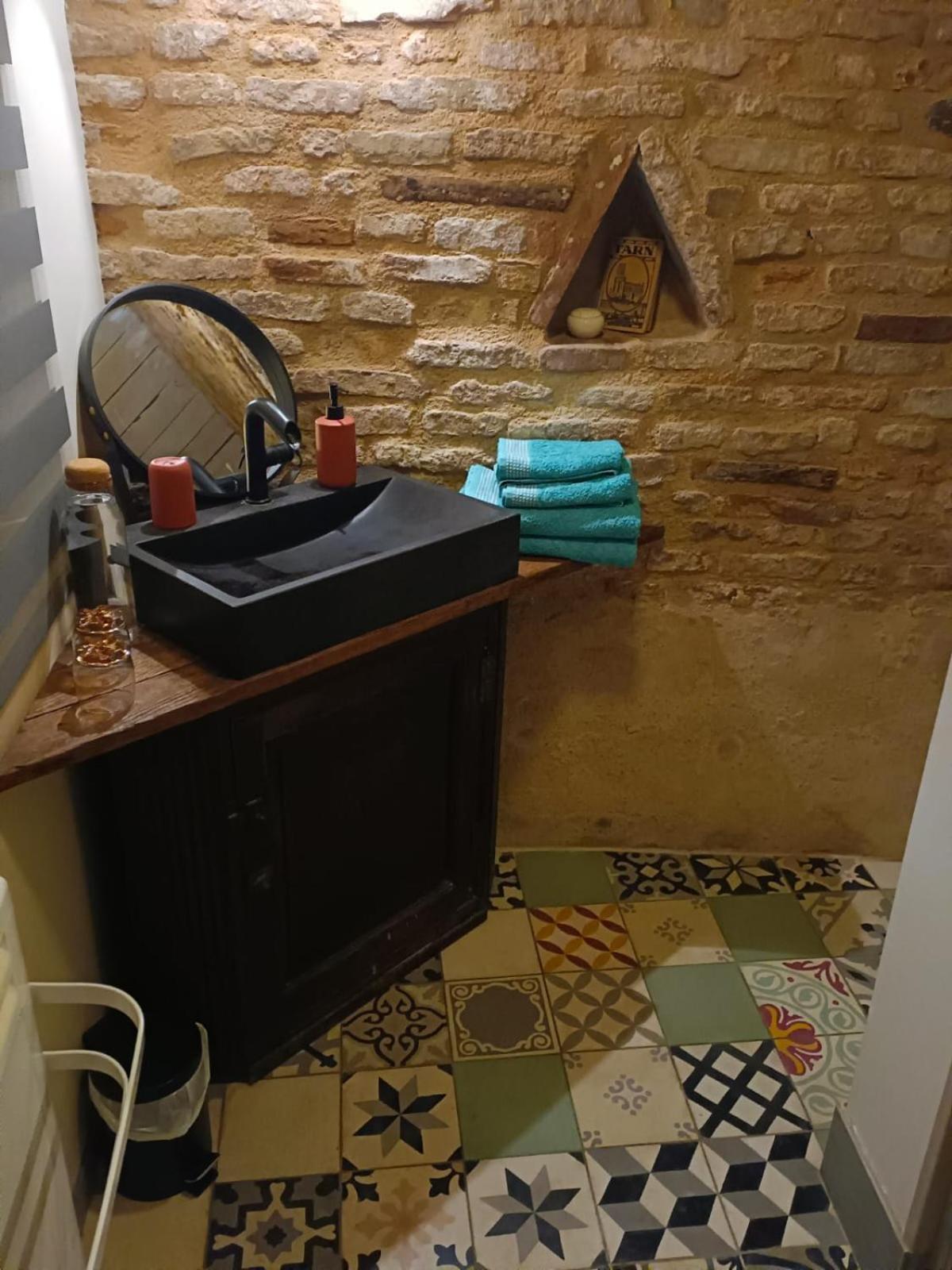 Bed and Breakfast La Lauze Et L'Anguille Gaillac Exterior foto
